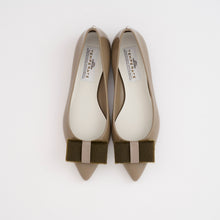 Load image into Gallery viewer, LAURA