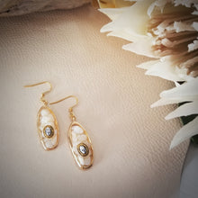 Load image into Gallery viewer, Shell Flake Sunshine