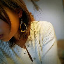 Load image into Gallery viewer, Deformation