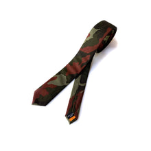 Load image into Gallery viewer, Denzel Burgundy Army Green Camouflage